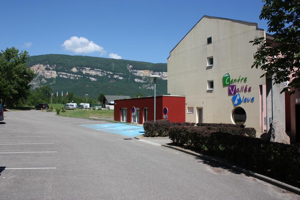 Hotel Vallee Bleue Montalieu-Vercieu Екстериор снимка